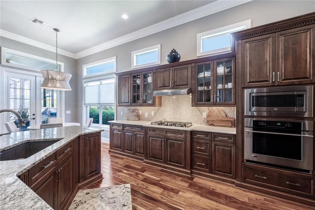 3086 Aviamar Cir, Naples, FL 34114-15