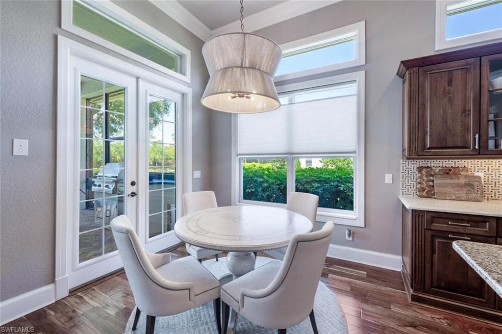 3086 Aviamar Cir, Naples, FL 34114-18