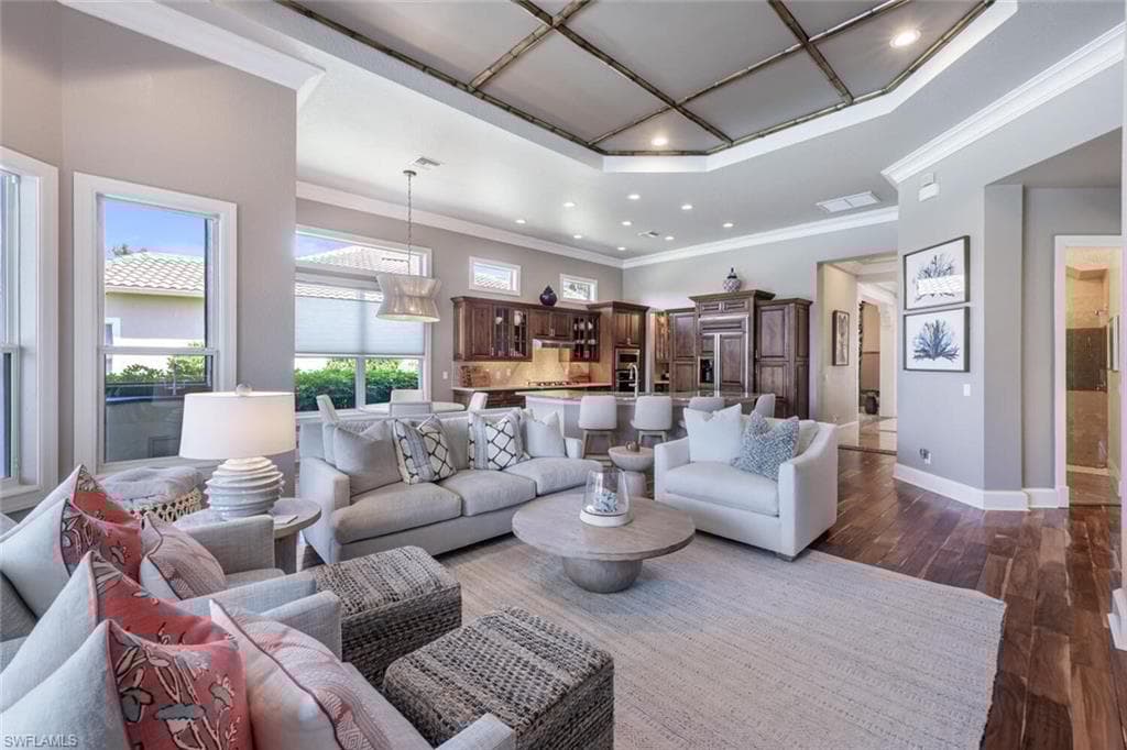 3086 Aviamar Cir, Naples, FL 34114-22
