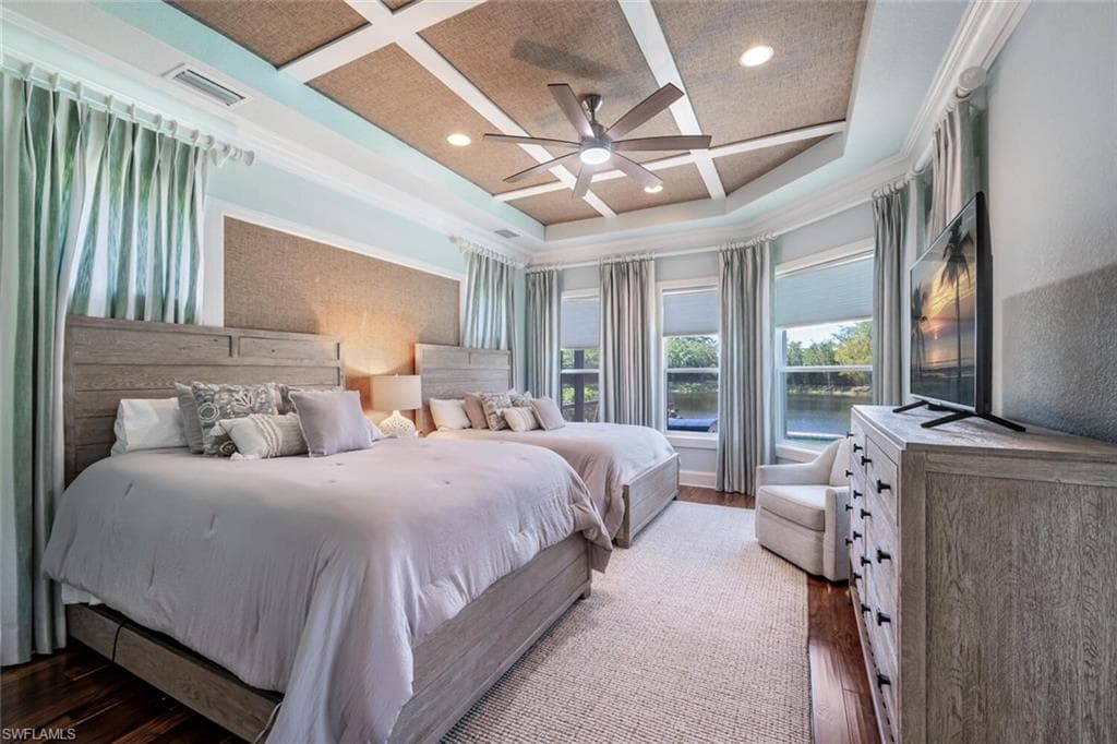 3086 Aviamar Cir, Naples, FL 34114-24