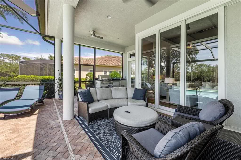 3086 Aviamar Cir, Naples, FL 34114-39