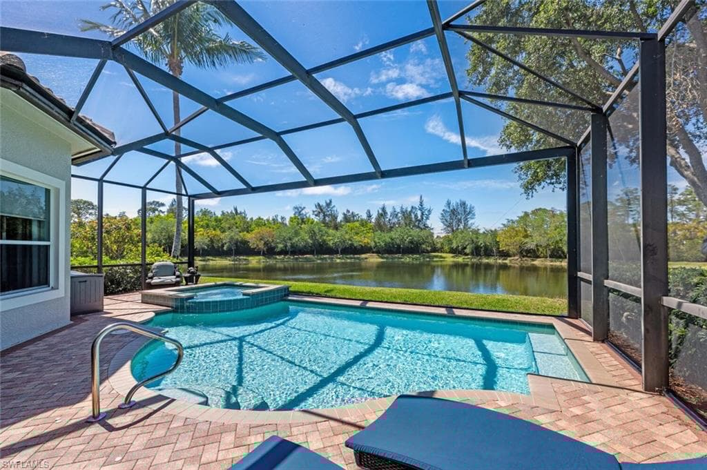 3086 Aviamar Cir, Naples, FL 34114-41