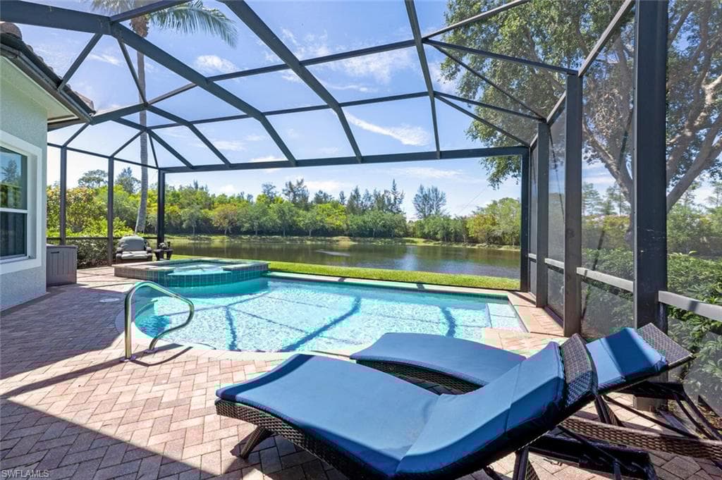3086 Aviamar Cir, Naples, FL 34114-44