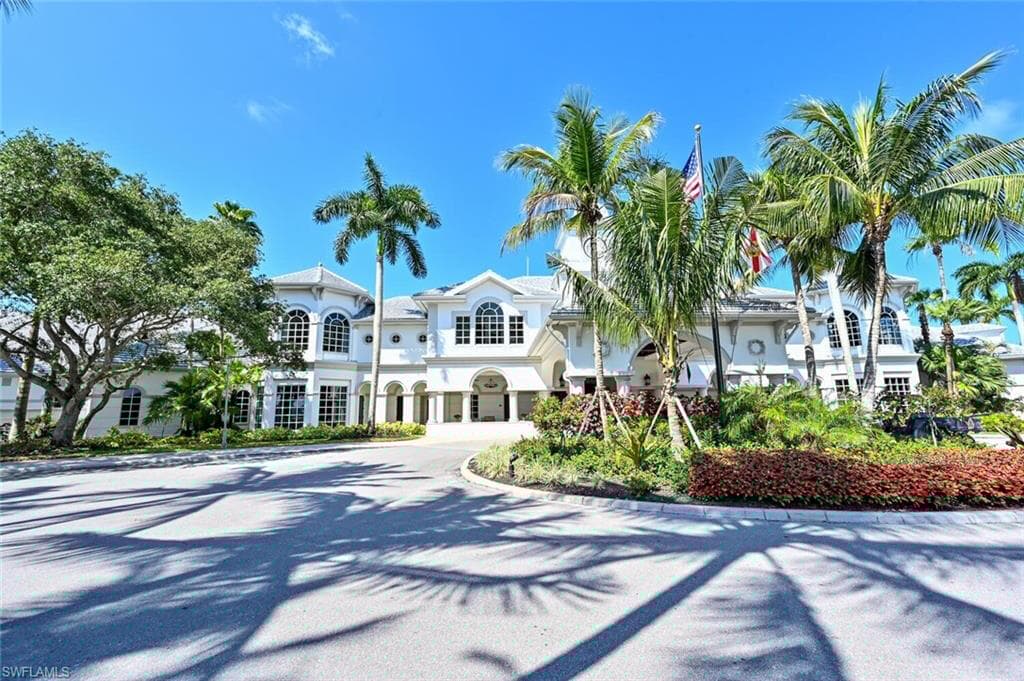 3086 Aviamar Cir, Naples, FL 34114-46