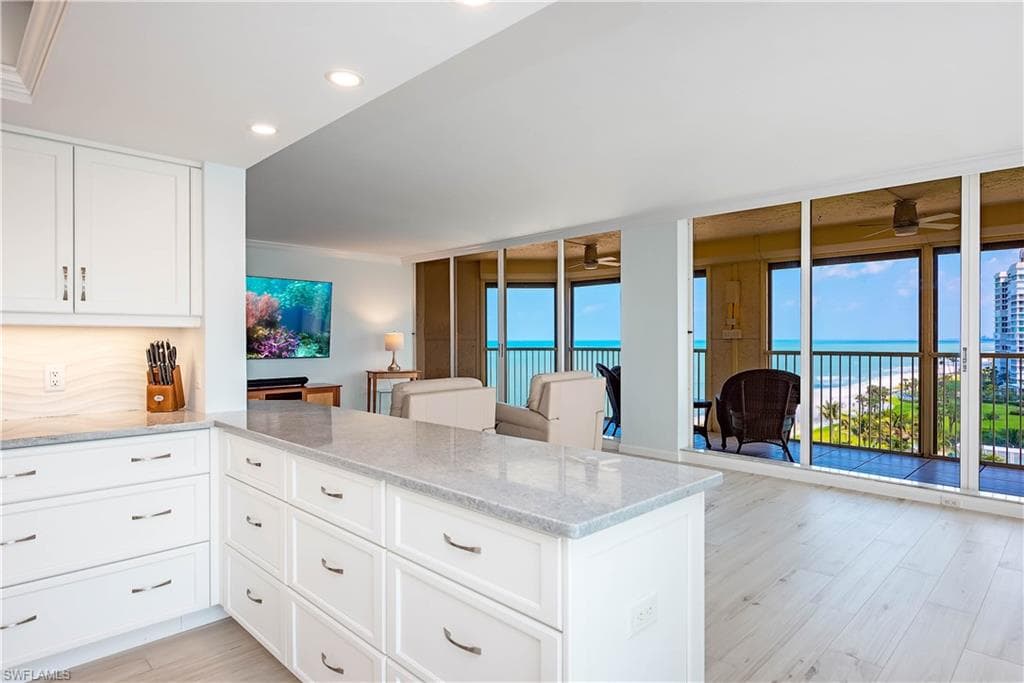 4051 Gulf Shore Blvd N 1000, Naples, FL 34103-7