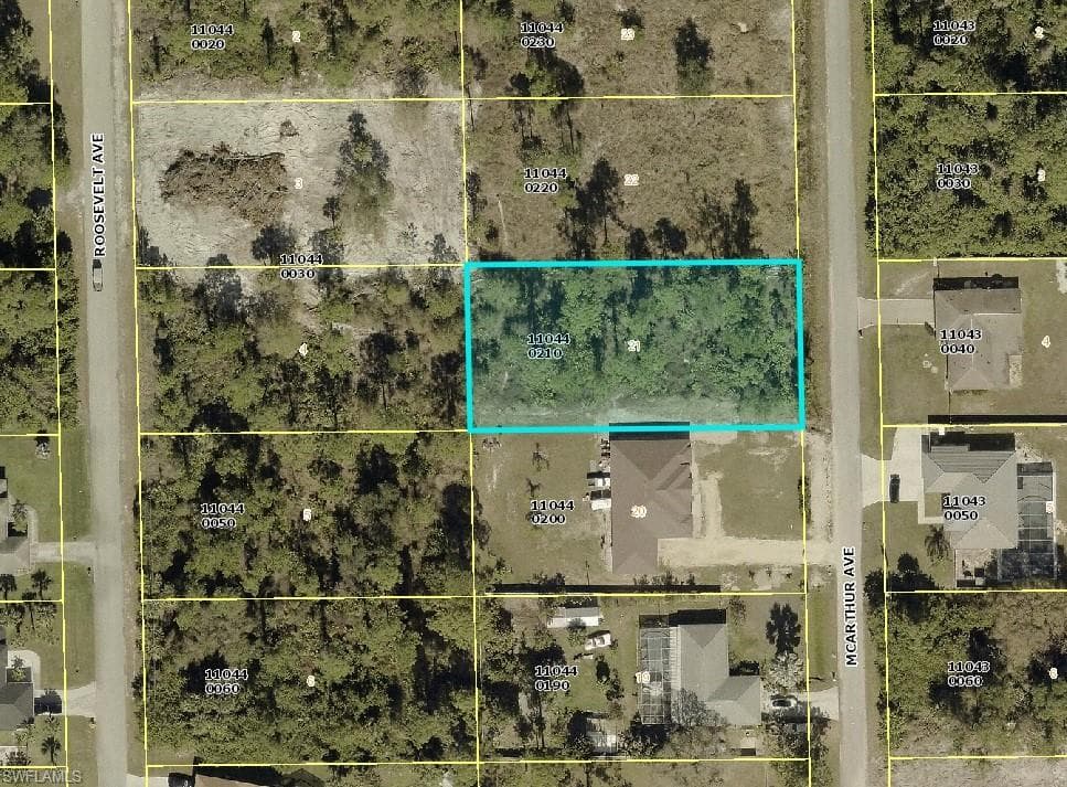 110 Moore Ave, Lehigh Acres, FL 33936-1