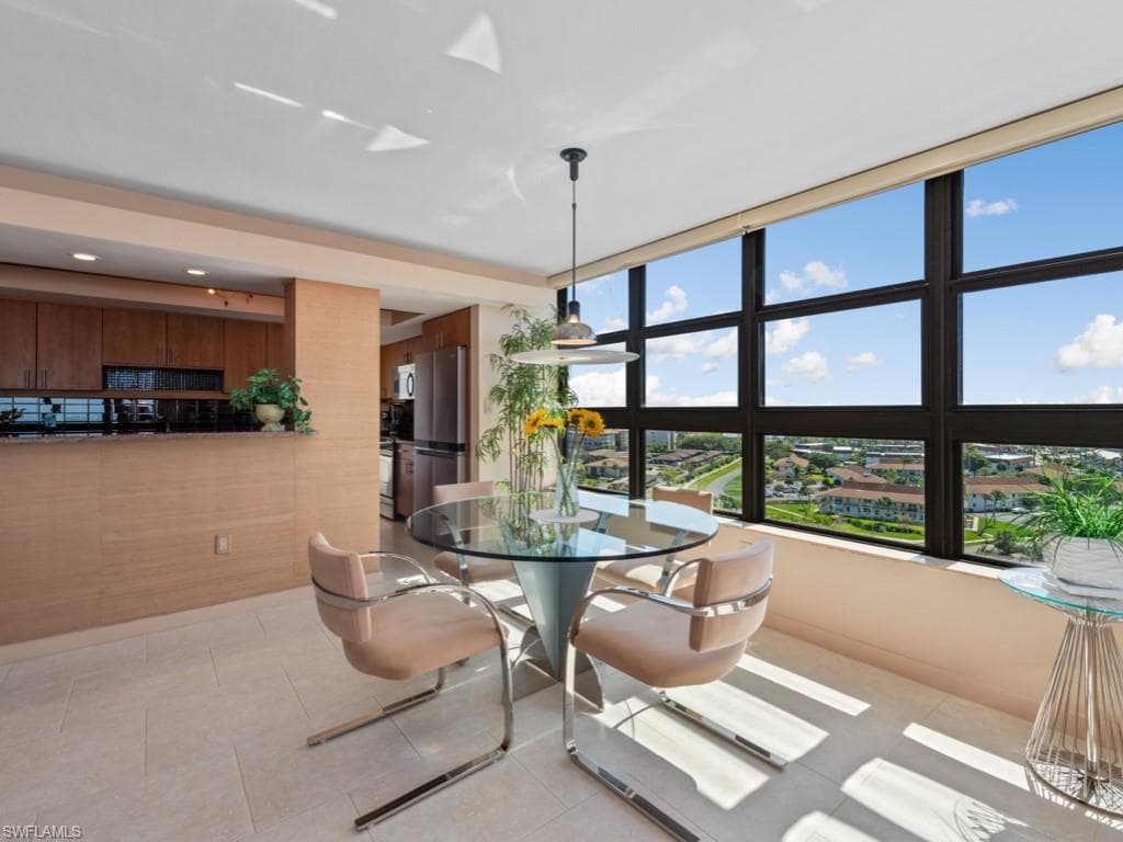 260 Seaview Ct 1106, Marco Island, FL 34145-9