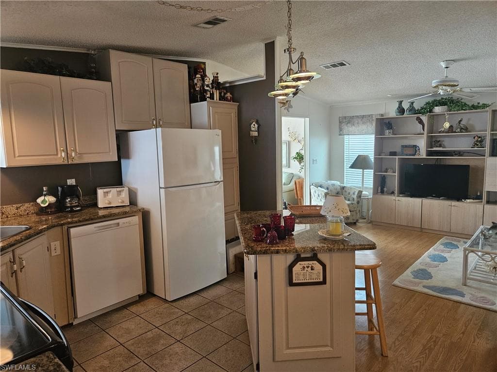27 Amethyst Ave 27a, Naples, FL 34114-11