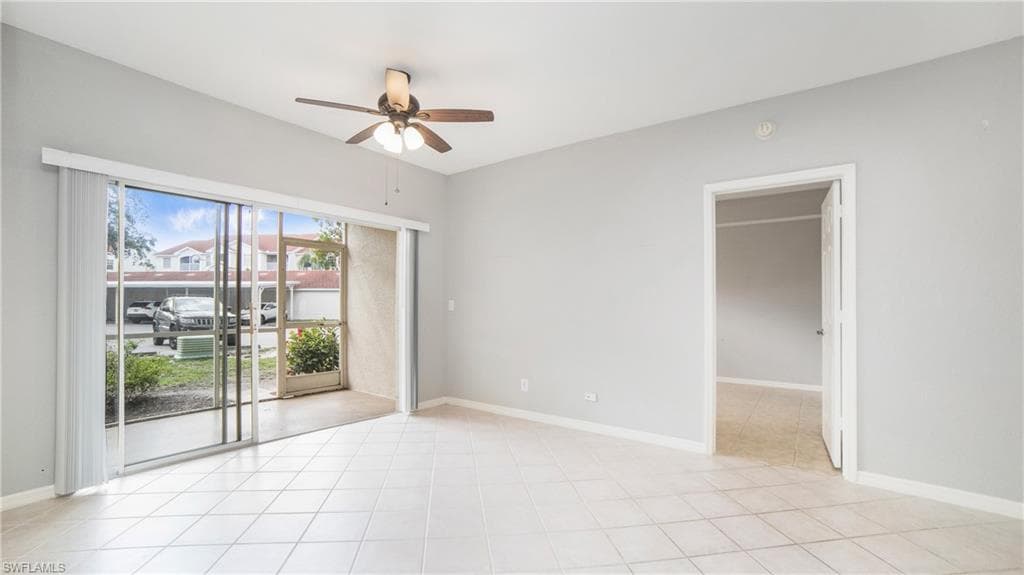 4620 Saint Croix Ln 914, Naples, FL 34109-15