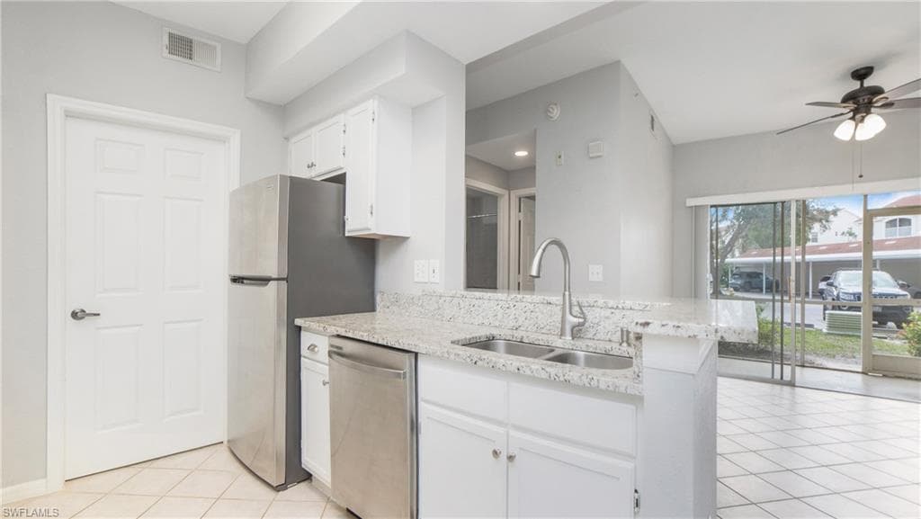 4620 Saint Croix Ln 914, Naples, FL 34109-23