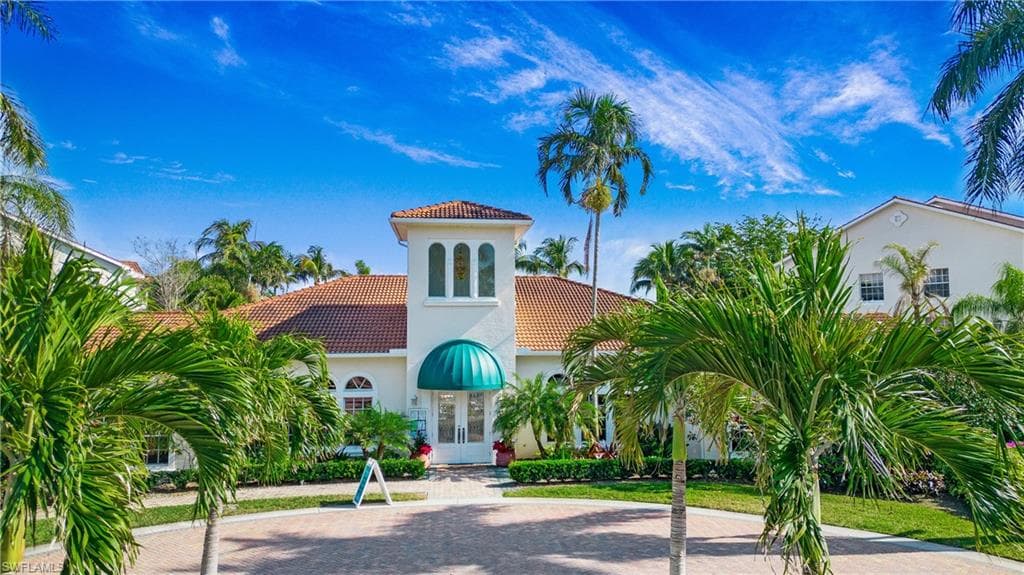 4620 Saint Croix Ln 914, Naples, FL 34109-33