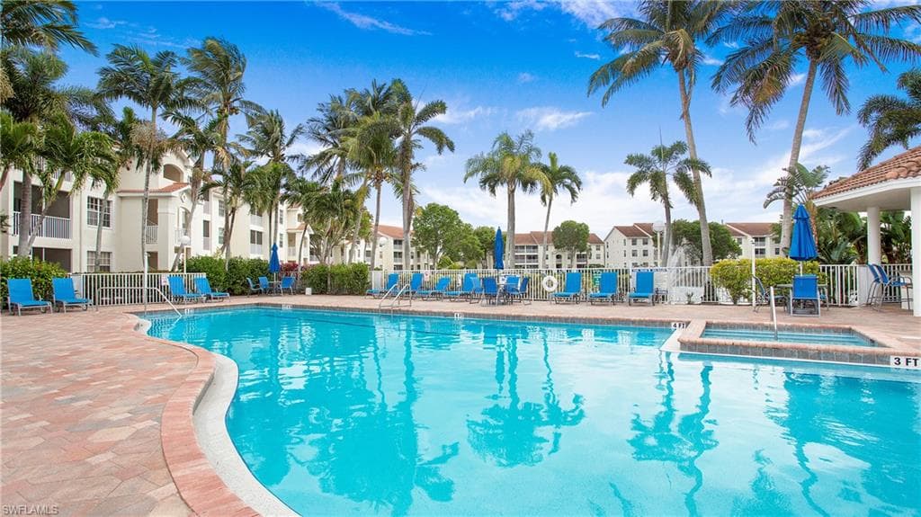 4620 Saint Croix Ln 914, Naples, FL 34109-36