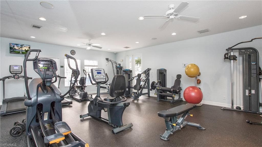 4620 Saint Croix Ln 914, Naples, FL 34109-38