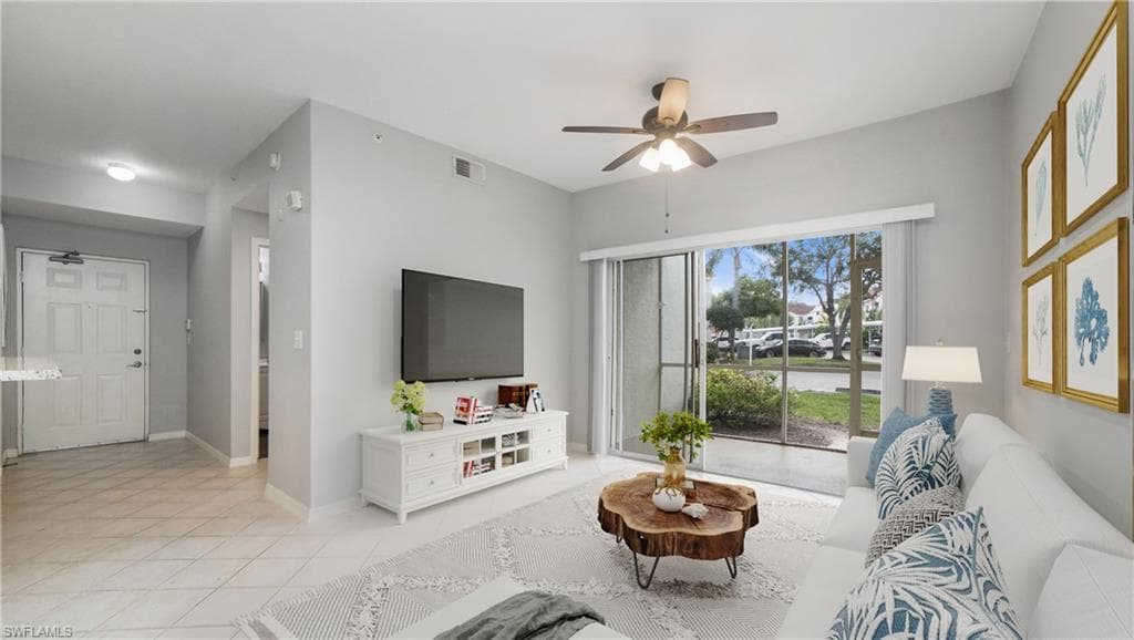 4620 Saint Croix Ln 914, Naples, FL 34109-5