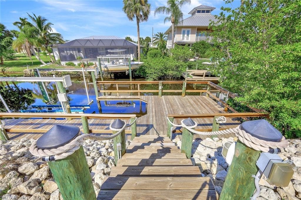 27080 Flamingo Dr, Bonita Springs, FL 34135-17