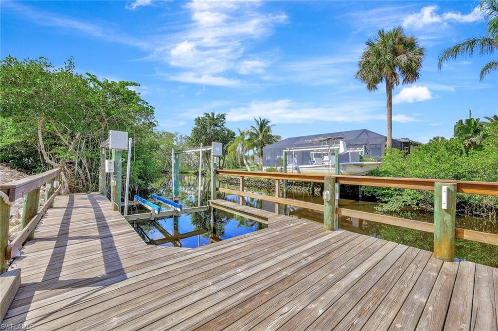 27080 Flamingo Dr, Bonita Springs, FL 34135-18