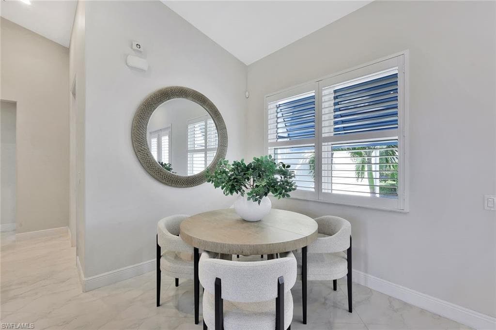 27080 Flamingo Dr, Bonita Springs, FL 34135-26