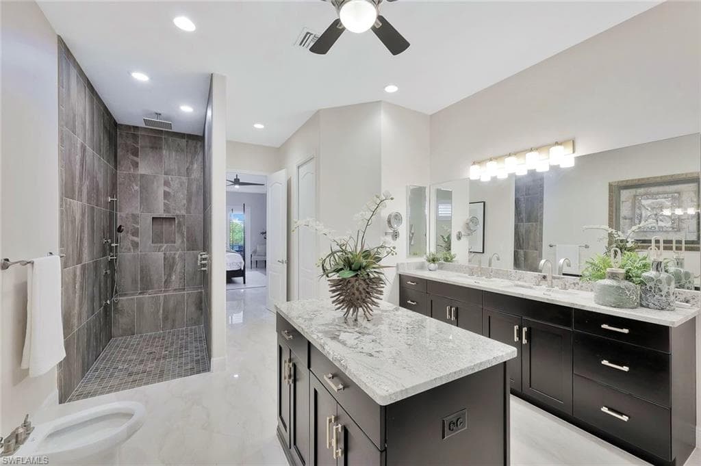 27080 Flamingo Dr, Bonita Springs, FL 34135-30