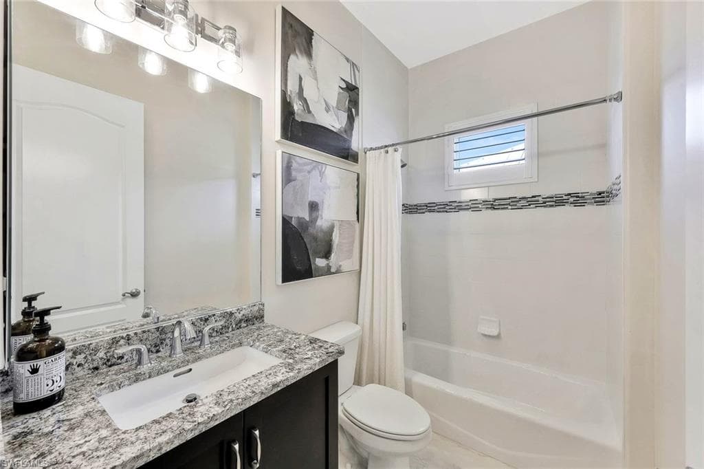 27080 Flamingo Dr, Bonita Springs, FL 34135-32