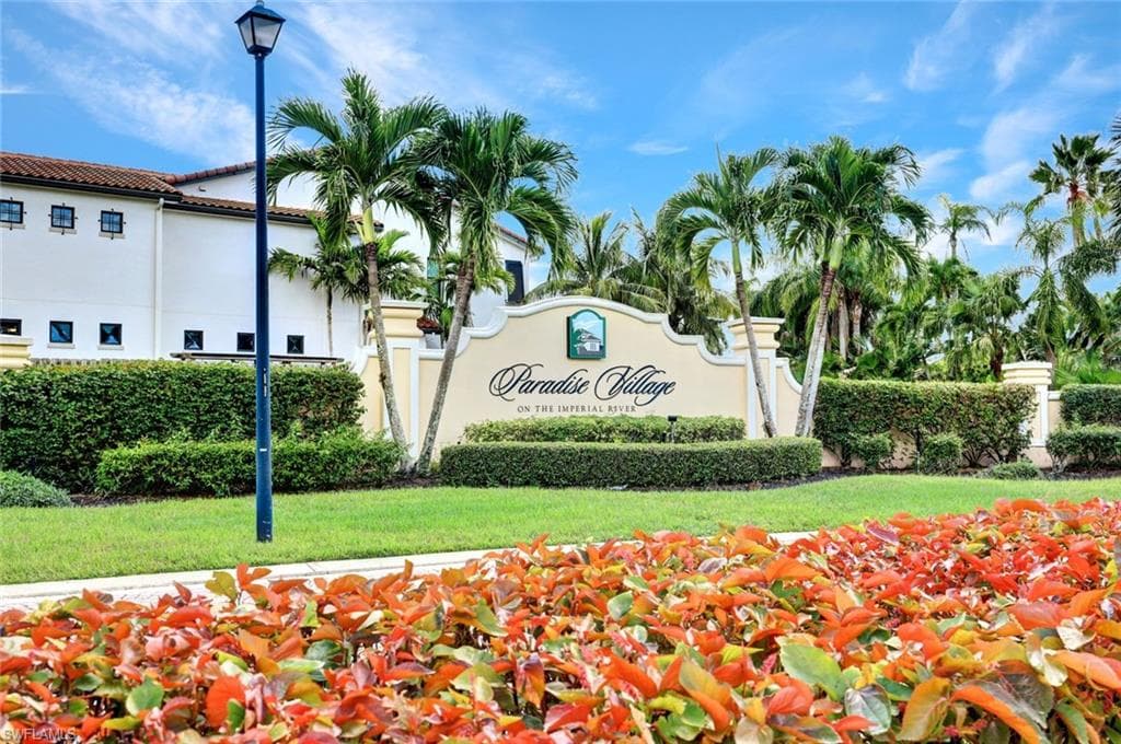 27080 Flamingo Dr, Bonita Springs, FL 34135-36