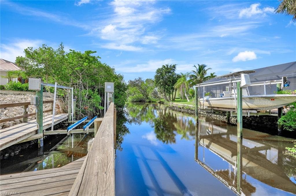27080 Flamingo Dr, Bonita Springs, FL 34135-5