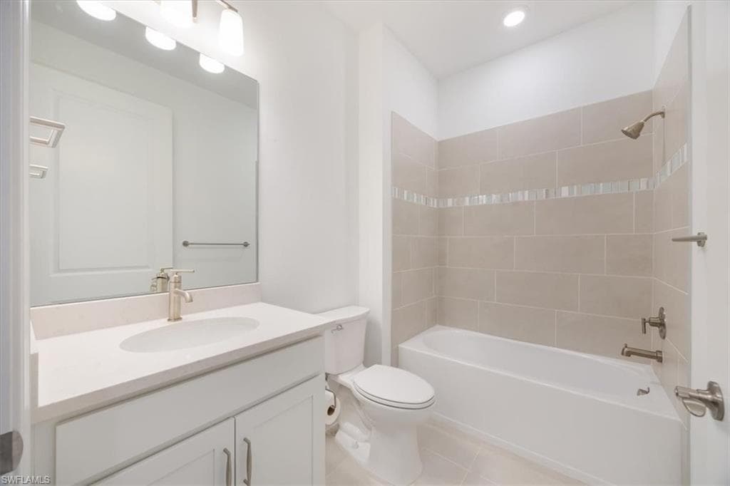 10335 Ventana Ln, Naples, FL 34120-21