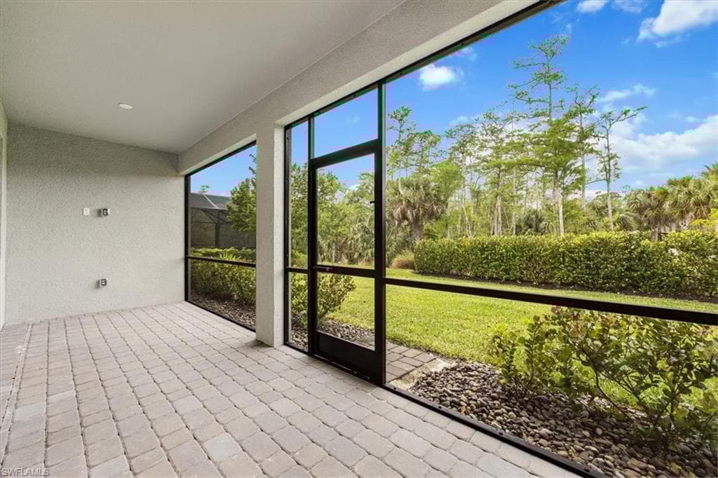 10335 Ventana Ln, Naples, FL 34120-23