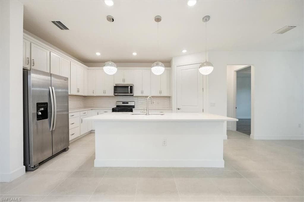 10335 Ventana Ln, Naples, FL 34120-3