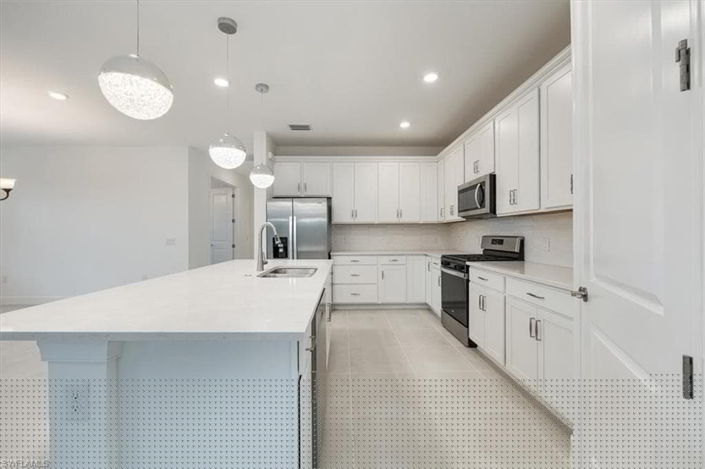 10335 Ventana Ln, Naples, FL 34120-4