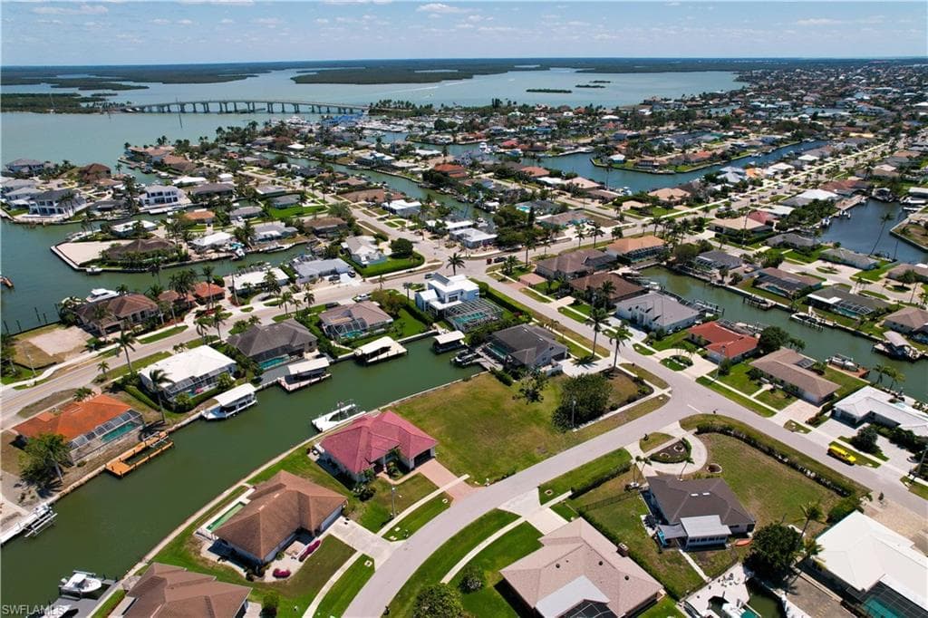 903 Juniper Ct, Marco Island, FL 34145-4