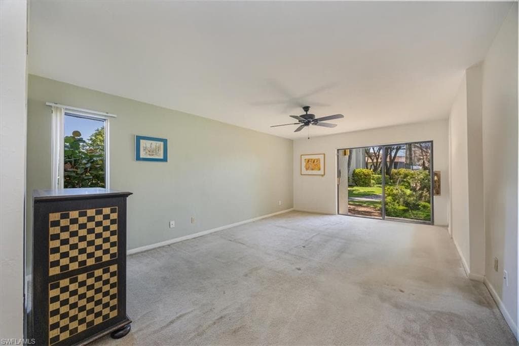 576 Retreat Dr 101, Naples, FL 34110-12