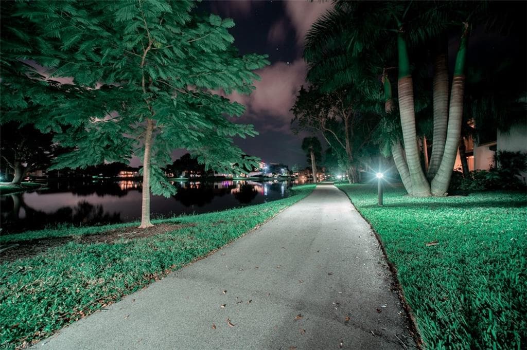 576 Retreat Dr 101, Naples, FL 34110-30