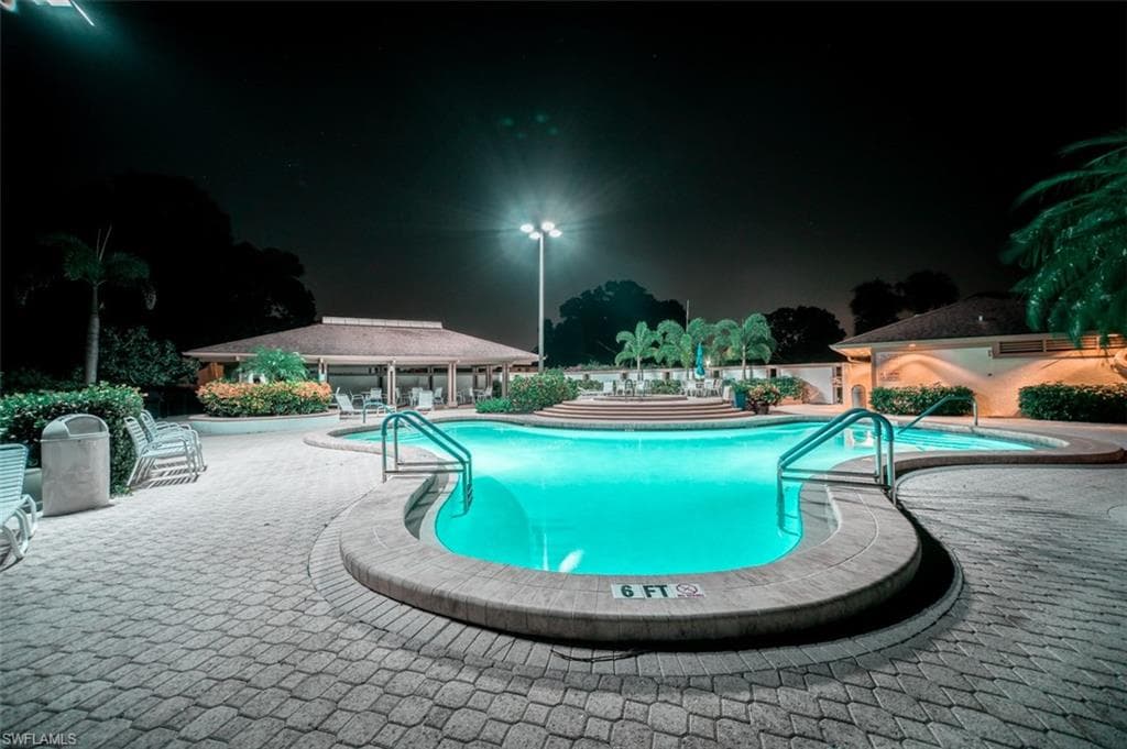 576 Retreat Dr 101, Naples, FL 34110-33