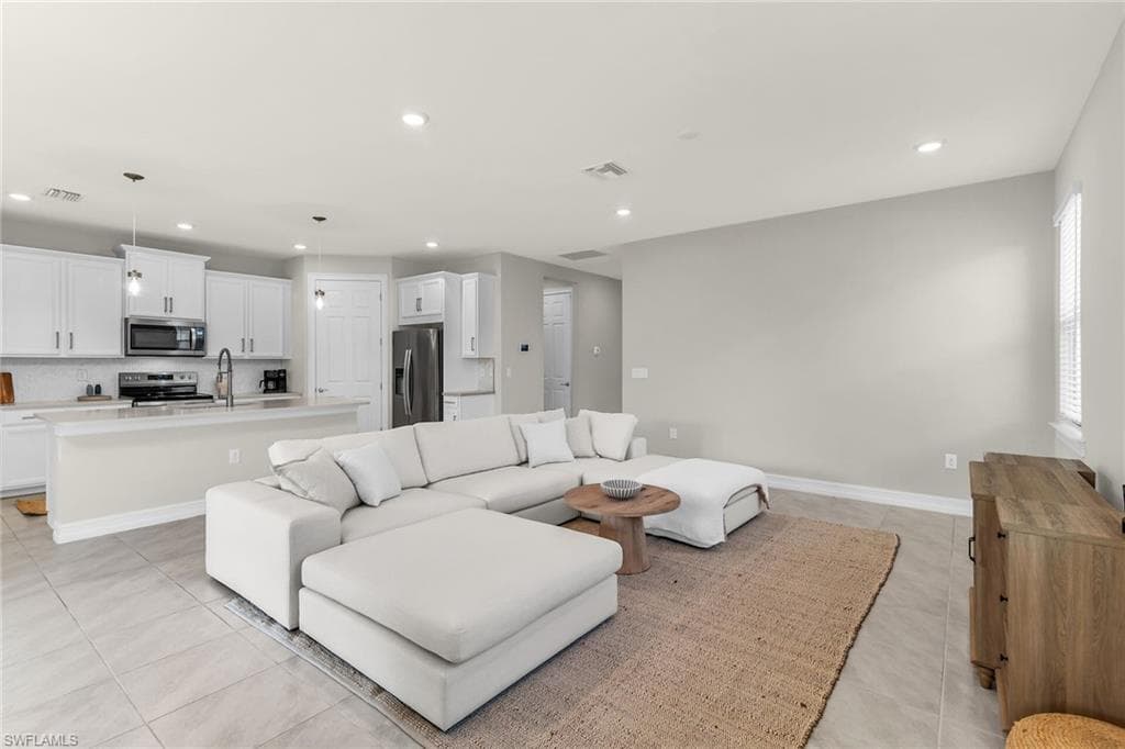 14643 Stillwater Way, Naples, FL 34114-4