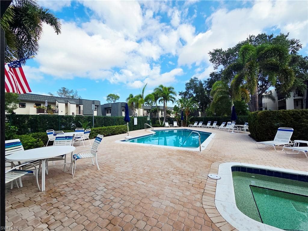 1526 Oyster Catcher Pt 1526a, Naples, FL 34105-30