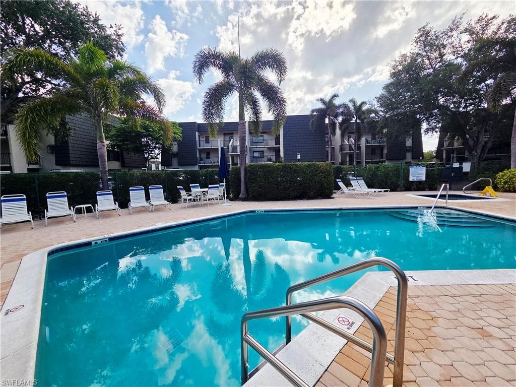 1526 Oyster Catcher Pt 1526a, Naples, FL 34105-32