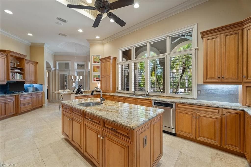550 21st Ave S, Naples, FL 34102-11