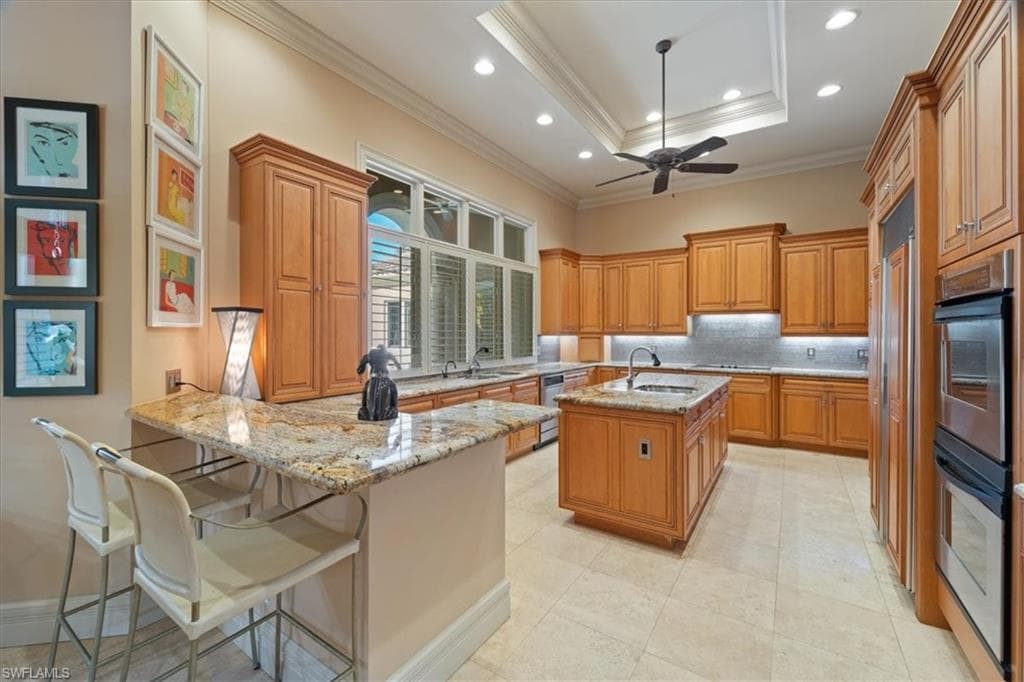 550 21st Ave S, Naples, FL 34102-17