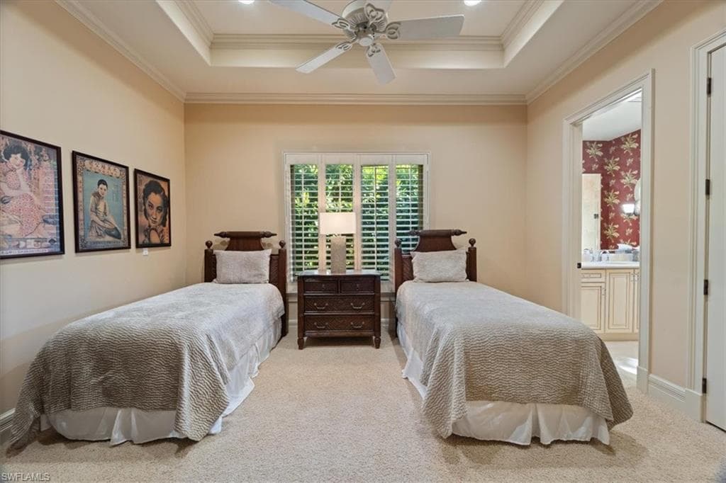 550 21st Ave S, Naples, FL 34102-30