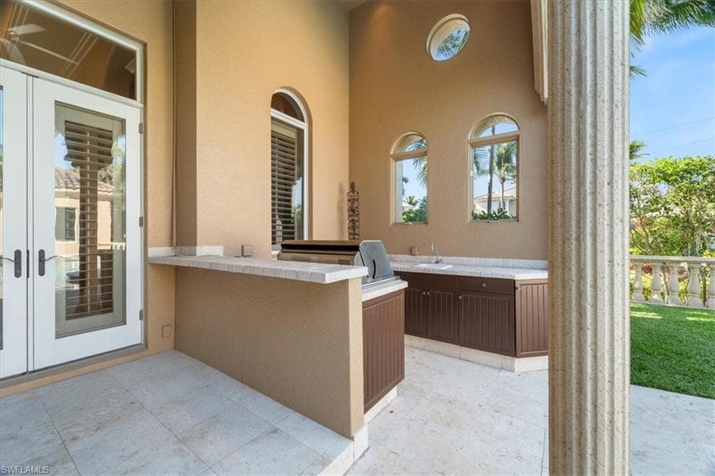 550 21st Ave S, Naples, FL 34102-35