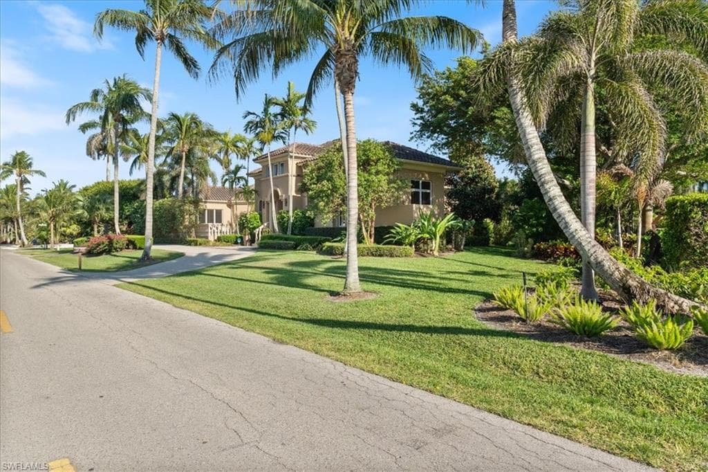 550 21st Ave S, Naples, FL 34102-41