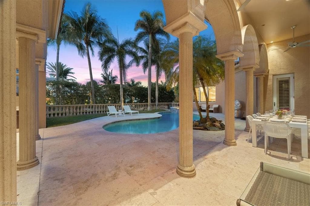550 21st Ave S, Naples, FL 34102-44