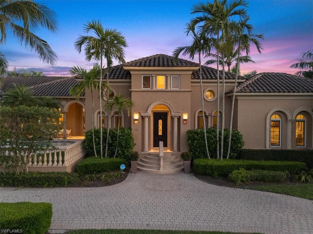 550 21st Ave S, Naples, FL 34102-45