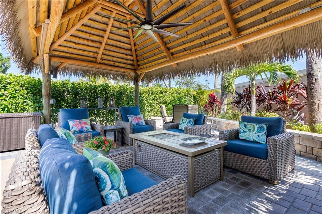 13627 Snook Cir, Naples, FL 34114-4