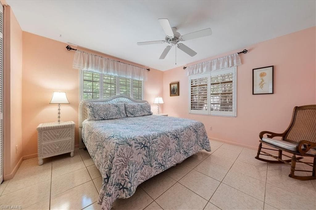 1147 Shady Rest Ln, Naples, FL 34103-15