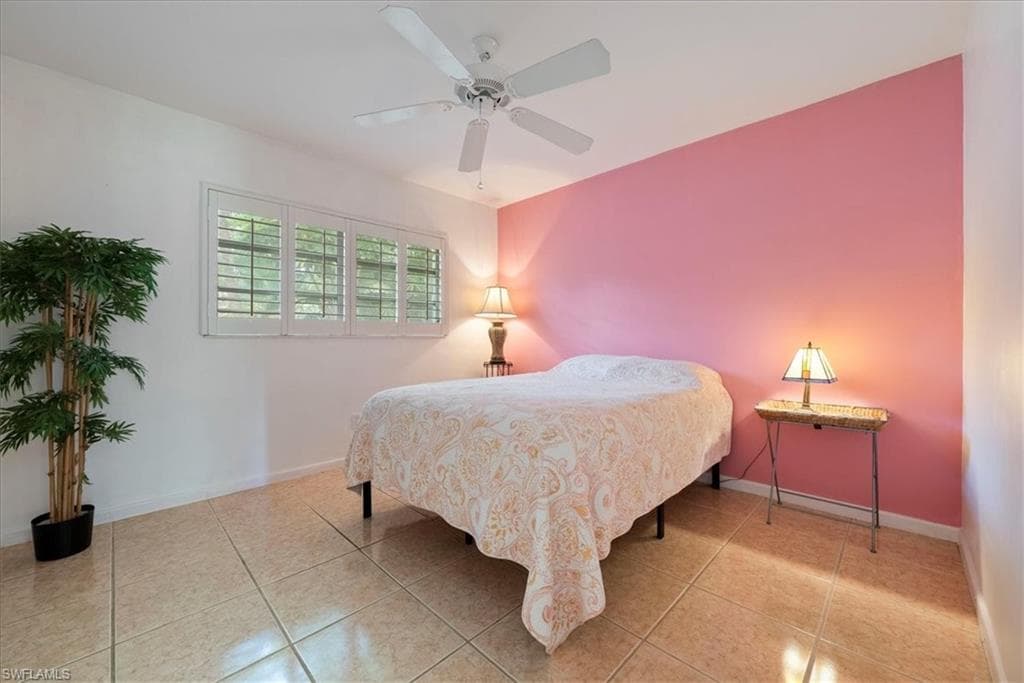 1147 Shady Rest Ln, Naples, FL 34103-20