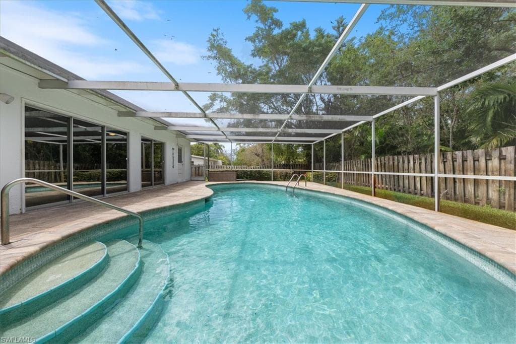 1147 Shady Rest Ln, Naples, FL 34103-4