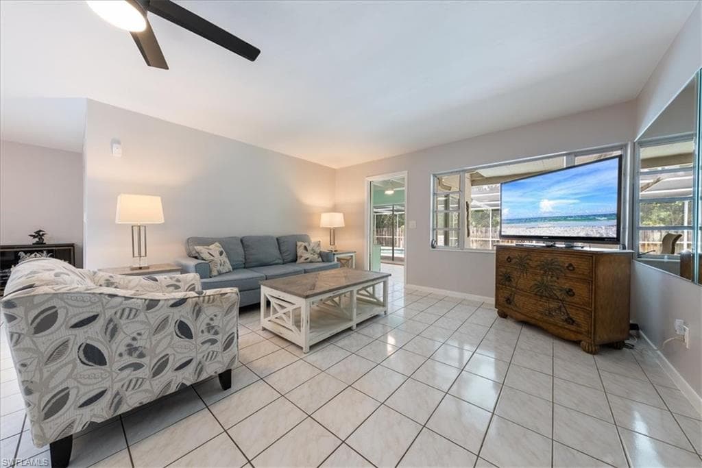 1147 Shady Rest Ln, Naples, FL 34103-6