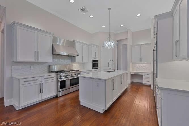 2944 Mona Lisa Blvd, Naples, FL 34119-4