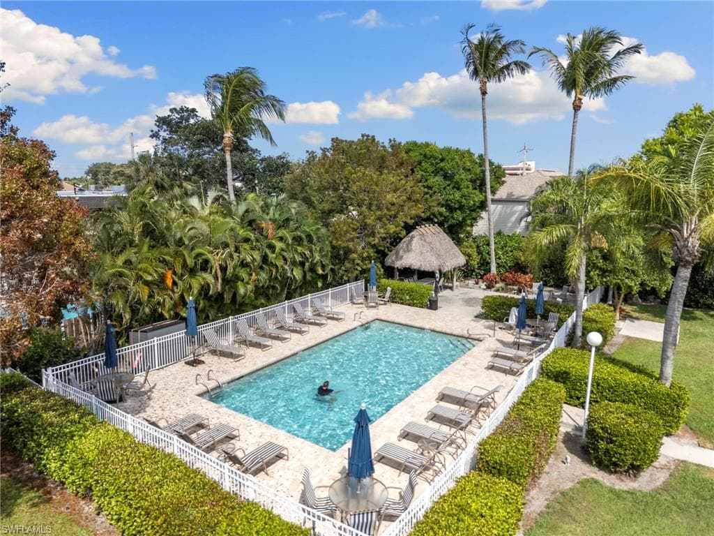462 Tallwood St 101, Marco Island, FL 34145-34
